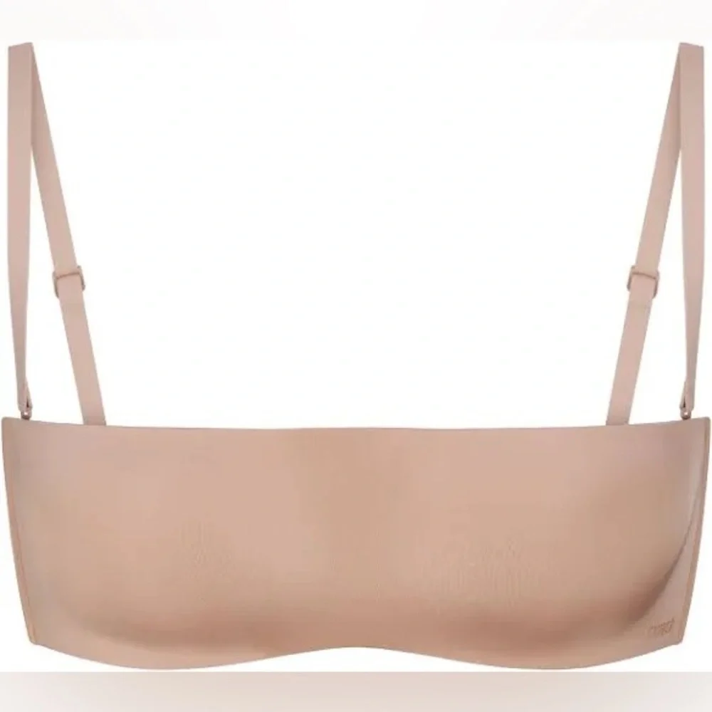 SKIMS Wireless Form Strapless Bra in Mica - Seamless Tan Bandeau